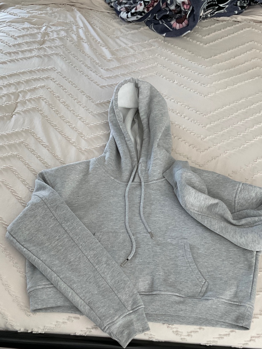 SHEIN Light Gray Cropped Hoodie Sweatshirt
